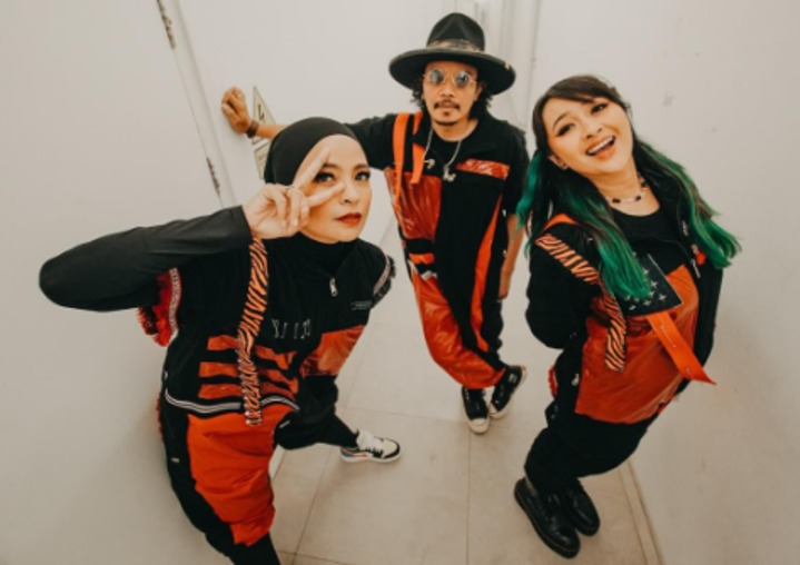 Band KotaK telah memenangkan sengketa perdata kepemilikan band setelah Pengadilan Tinggi Negeri Yogyakarta menolak upaya banding yang diajukan penggugat. (threads.com/@cellanadalam)