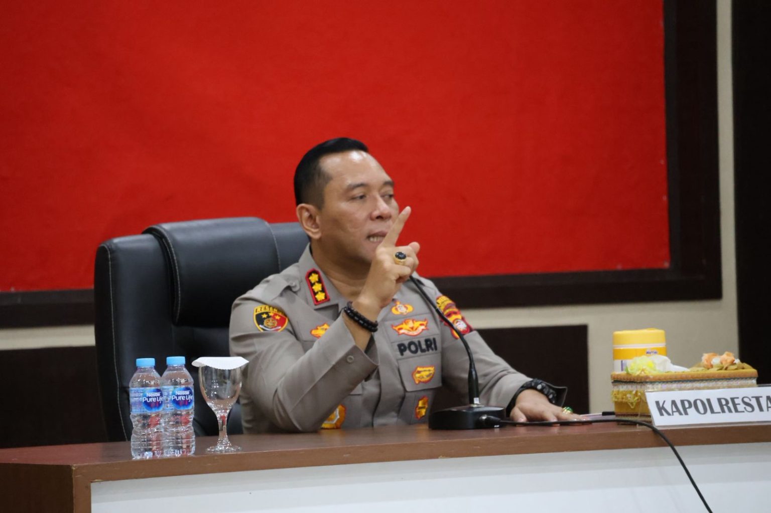 Polresta Pontianak Gelar Tactical Wall Game untuk Pengamanan Pekan Gawai Dayak ke-39 Tahun 2025. Foto : Kombes Pol Adhe Hariadi, S.I.K., M.H.