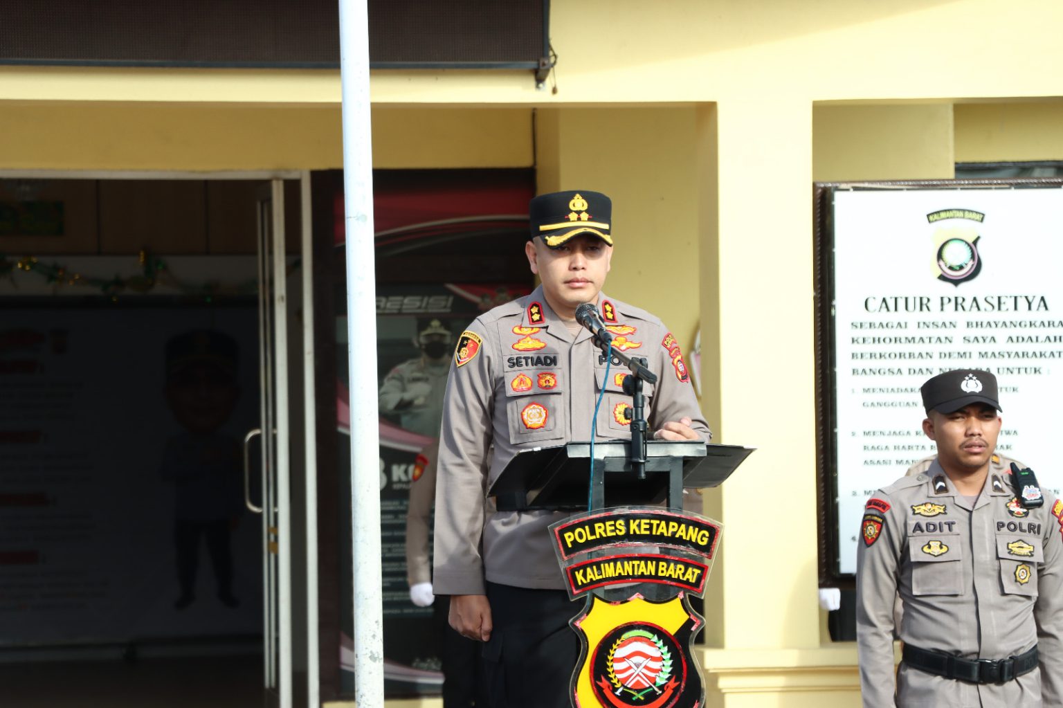 Kapolres Ketapang Pimpin Upacara Hari Kebangkitan Nasional ke-117 di Mapolres Ketapang, Foto : AKBP Setiadi, S.H., S.I.K., M.H.,