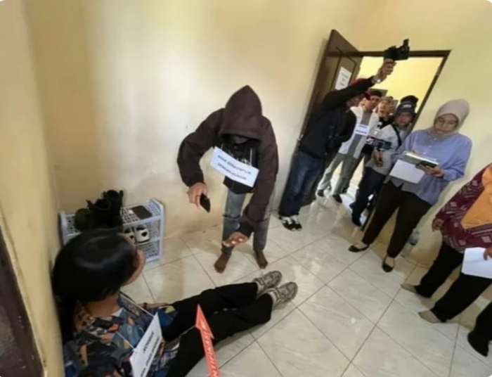 Rekonstruksi Kasus Remaja Tuli Bunuh Tetangga di Kubu Raya: Korban Sempat Melawan