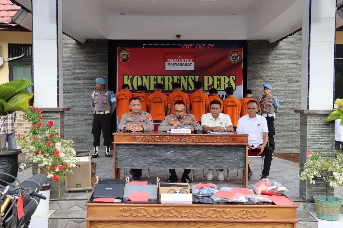 Kapolres Melawi Pimpin Konferensi Pers, Tegaskan Komitmen Jaga Kamtibmas dan Tindak Tegas PETI & Narkoba. Foto: (Humas Polres Melawi)