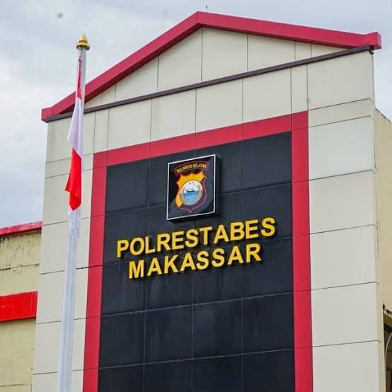 Kasat Intel Polrestabes Makassar Bantah Tudingan Masuk Angin dalam Kasus Barang Ilegal dan Penimbunan BBM. (Foto: (@polrestabes_makassar)